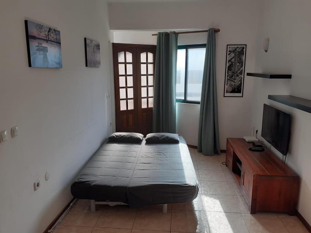 Avenida Dr Baltazar Lopes Da Silva 33A Apartment มินเดโล ภายนอก รูปภาพ